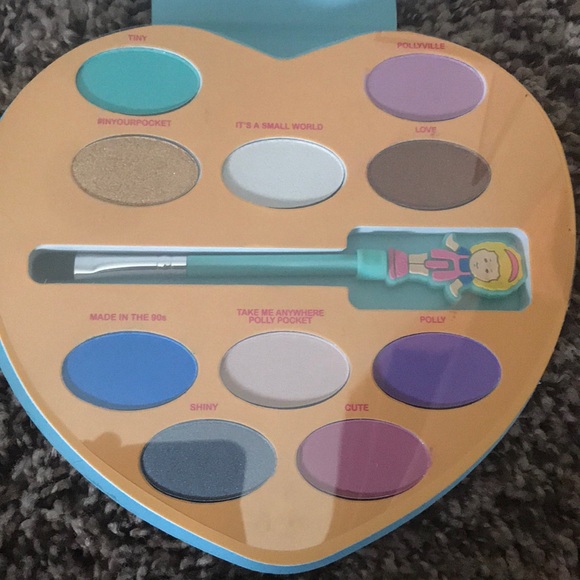 Prolly pocket eyeshadow pallet - Picture 2 of 3